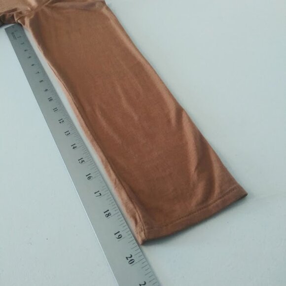 Leo & Nicole women's size L brown turtle neck top - Picture 8 of 16